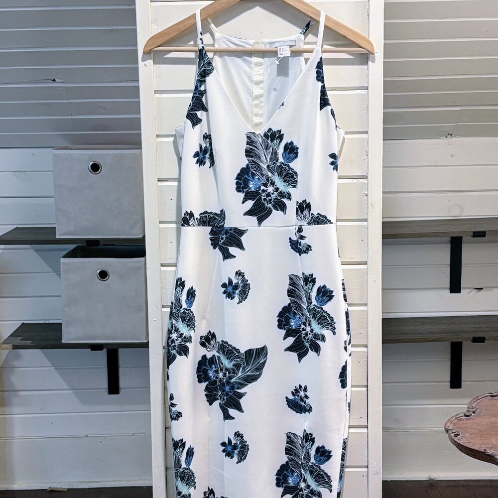 H&M White dress with blue flower print size 4